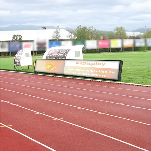 Panneau LED de bord de terrain diffusant des contenus sportifs.